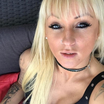 sexcontact met Tattoo_Shelly