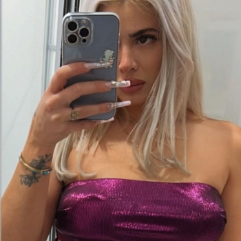 sexcontact met Fariney