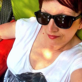 neukdate met Redhot