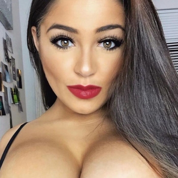 sexcontact met FoxyRoxy