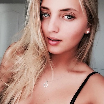 neukdate met Dirtymindgirl