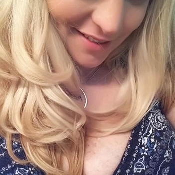 sexdate met Hottiblondi