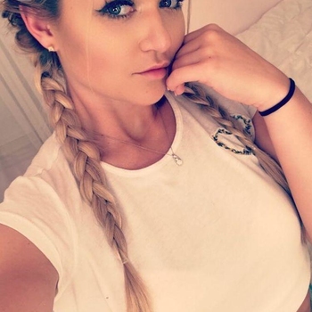 sexdate met Below