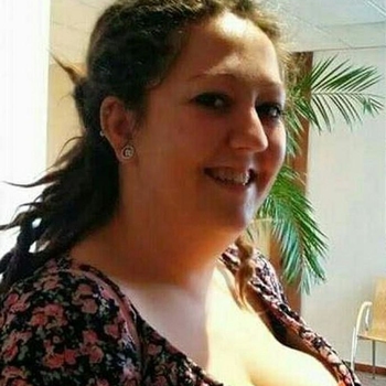 neukdate met Campingvrouw