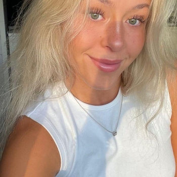 sexcontact met superDemi