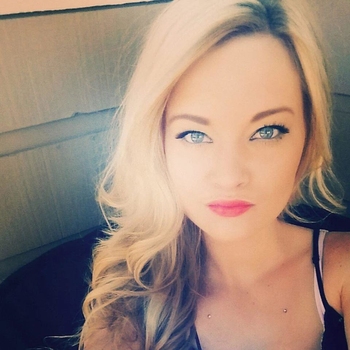 Neuk date met Elonora