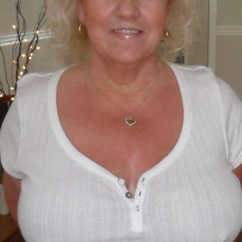 sexcontact met Kirsyou