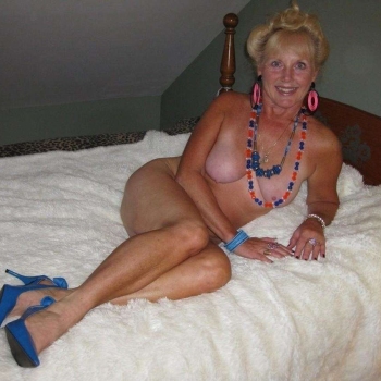 neukdate met karollinde