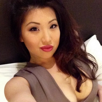 sexdate met AKKthu