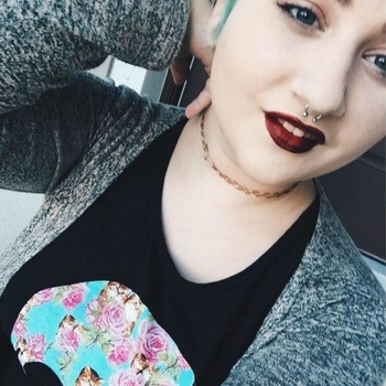 neukdate met Piercedgirl
