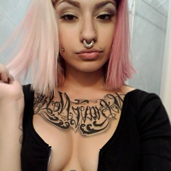 neukdate met TatuBaby