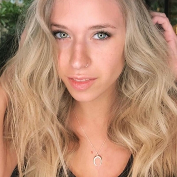 sexcontact met Loveinaelevator